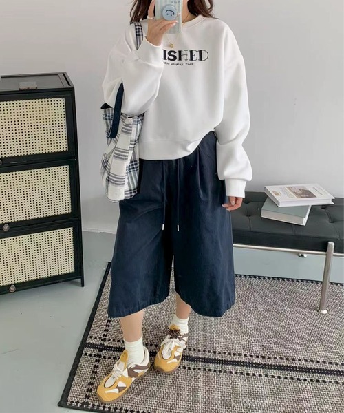 aimoha(アイモハ)の「オーバーシルエット ロゴ刺繍 スウェット(スウェット・レディース・ライトベージュ/ダークグレー/ホワイト/ライトグレー/ワインレッド・FREE)」の8枚目の写真