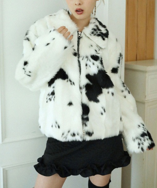 UGLY SHADOW(アグリーシャドウ)の「【Uglyshadow】MILK COW FUR JACKET / 【アグリーシャドウ】ミルクカウファージャケット(ブルゾン・レディース・ホワイト/アイボリー・ONE SIZE)」の2枚目の写真