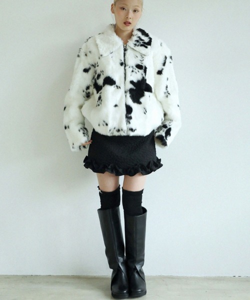 UGLY SHADOW(アグリーシャドウ)の「【Uglyshadow】MILK COW FUR JACKET / 【アグリーシャドウ】ミルクカウファージャケット(ブルゾン・レディース・ホワイト/アイボリー・ONE SIZE)」の8枚目の写真