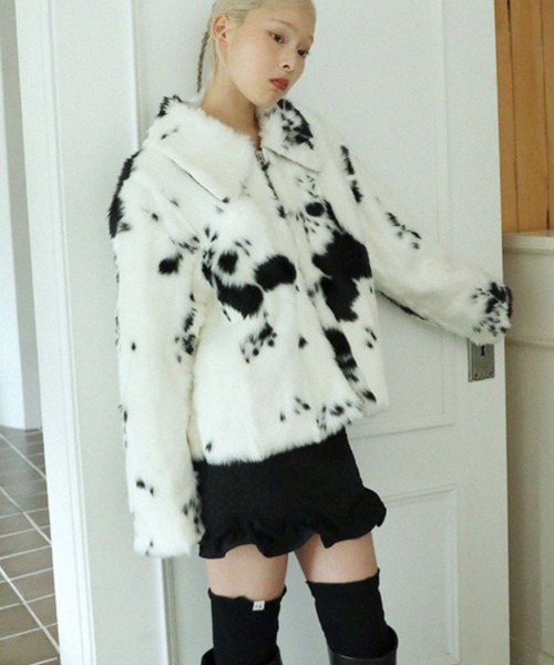 UGLY SHADOW(アグリーシャドウ)の「【Uglyshadow】MILK COW FUR JACKET / 【アグリーシャドウ】ミルクカウファージャケット(ブルゾン・レディース・ホワイト/アイボリー・ONE SIZE)」の3枚目の写真