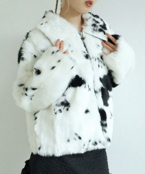 UGLY SHADOW(アグリーシャドウ)の「【Uglyshadow】MILK COW FUR JACKET / 【アグリーシャドウ】ミルクカウファージャケット(ブルゾン・レディース・ホワイト/アイボリー・ONE SIZE)」の7枚目の写真