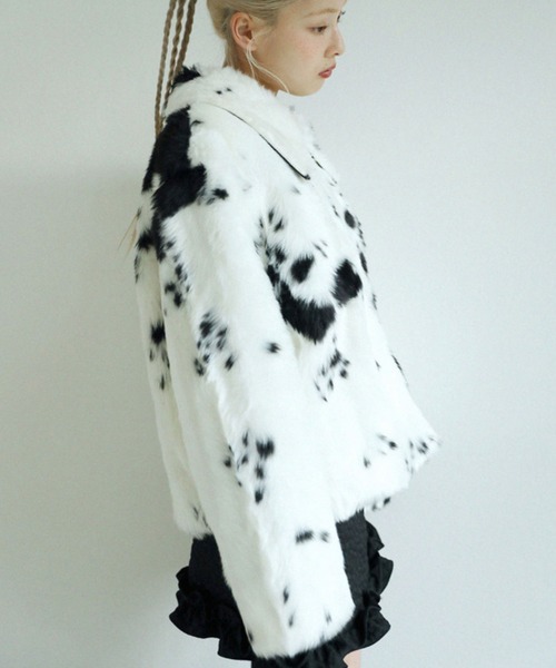 UGLY SHADOW(アグリーシャドウ)の「【Uglyshadow】MILK COW FUR JACKET / 【アグリーシャドウ】ミルクカウファージャケット(ブルゾン・レディース・ホワイト/アイボリー・ONE SIZE)」の6枚目の写真