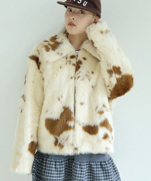 UGLY SHADOW(アグリーシャドウ)の「【Uglyshadow】MILK COW FUR JACKET / 【アグリーシャドウ】ミルクカウファージャケット(ブルゾン・レディース・ホワイト/アイボリー・ONE SIZE)」の14枚目の写真
