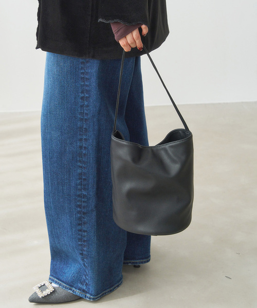 LE TALON(ルタロン)の「LE TALON bucket bag(ショルダーバッグ・レディース・ブラック/ベージュ・FREE)」の7枚目の写真