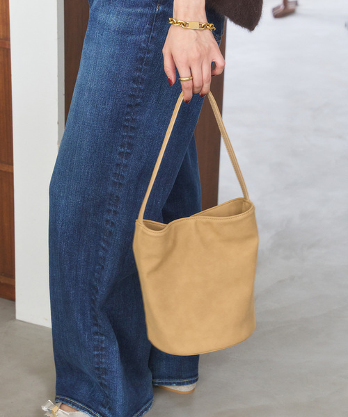 LE TALON(ルタロン)の「LE TALON bucket bag(ショルダーバッグ・レディース・ブラック/ベージュ・FREE)」の13枚目の写真