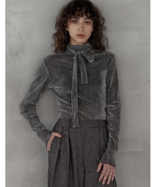 Re:EDIT（リエディ）の「[2025AW COLLECTION][2点セット]シアーフロッキーベロアスカーフ付きハイネックトップス（Tシャツ/カットソー・レディース・アイボリー/チャコールグレー/ブラック/ブラウン・LARGE/MEDIUM）」の3枚目の写真