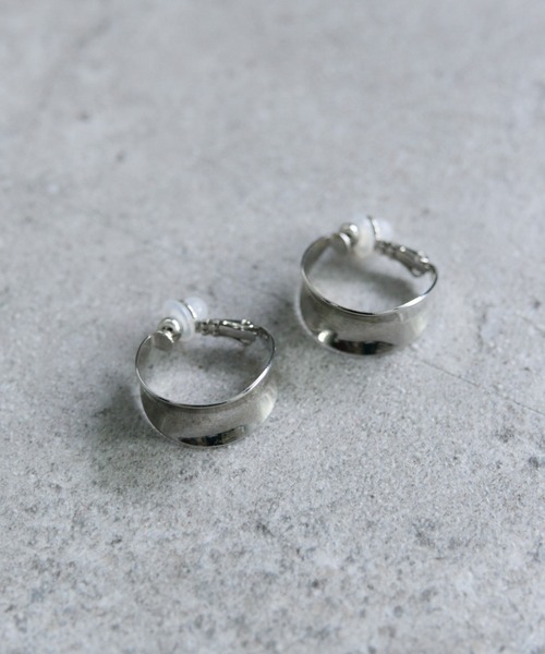 PUAL CE CIN（ピュアルセシン）の「メタルフープイヤリング（イヤリング・レディース・ゴールド/シルバー・FREE）」の2枚目の写真