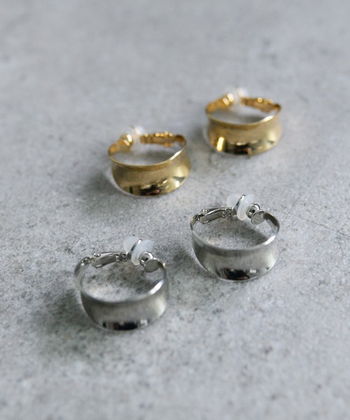 PUAL CE CIN（ピュアルセシン）の「メタルフープイヤリング（イヤリング・レディース・ゴールド/シルバー・FREE）」の4枚目の写真