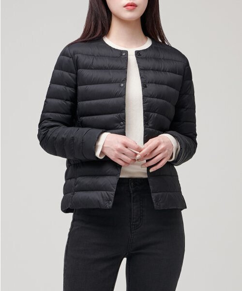MUSINSA STANDARD WOMAN（ムシンサスタンダードウーマン）の「レディーストランスフォームラウンドネックライトダウンジャケット[ブラック]（その他アウター・レディース・その他・LARGE/X-SMALL/SMALL/MEDIUM）」の4枚目の写真