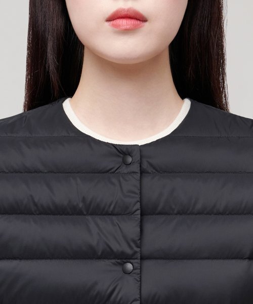 MUSINSA STANDARD WOMAN（ムシンサスタンダードウーマン）の「レディーストランスフォームラウンドネックライトダウンジャケット[ブラック]（その他アウター・レディース・その他・LARGE/X-SMALL/SMALL/MEDIUM）」の7枚目の写真