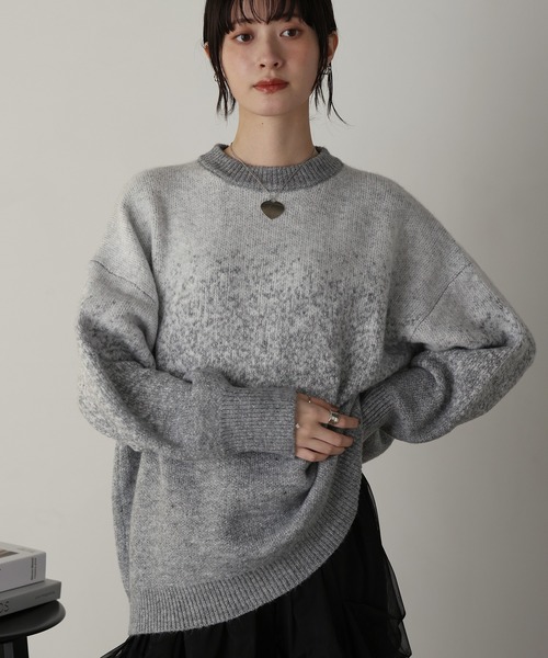 shetila(シェティラ)の「ラメグラデ クルーニット プルオーバー(ニット/セーター・レディース・ライトグレー/チャコール/ベージュ・M)」の1枚目の写真