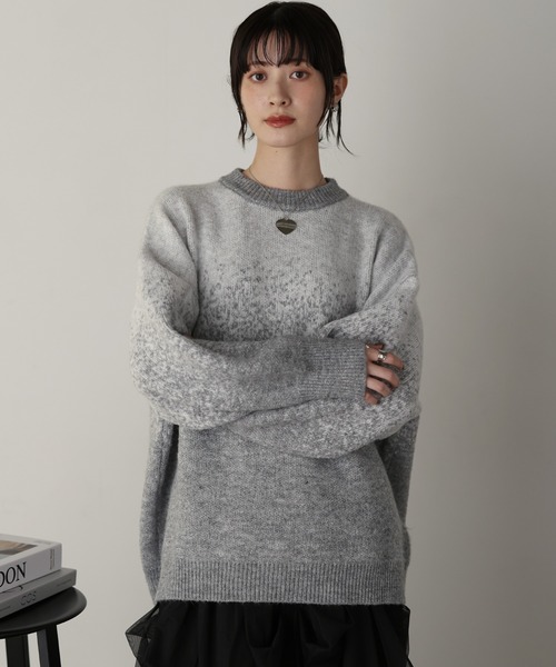 shetila(シェティラ)の「ラメグラデ クルーニット プルオーバー(ニット/セーター・レディース・ライトグレー/チャコール/ベージュ・M)」の9枚目の写真