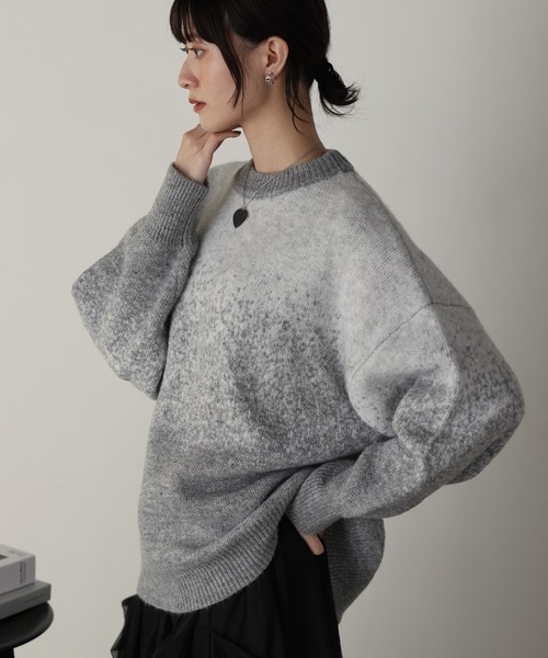 shetila(シェティラ)の「ラメグラデ クルーニット プルオーバー(ニット/セーター・レディース・ライトグレー/チャコール/ベージュ・M)」の12枚目の写真