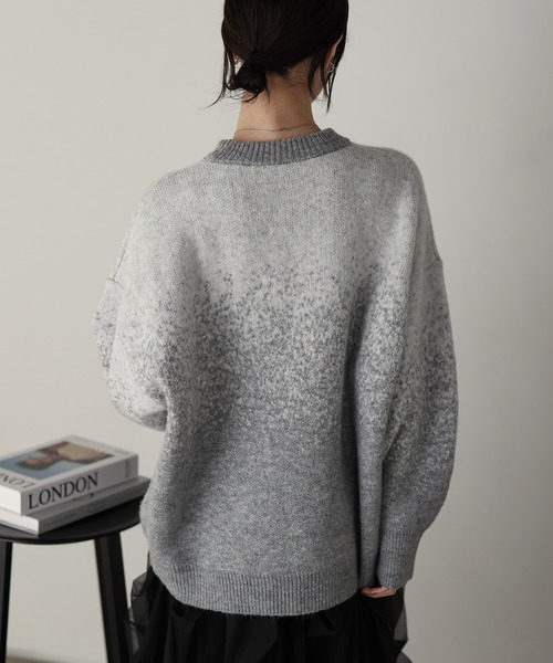 shetila(シェティラ)の「ラメグラデ クルーニット プルオーバー(ニット/セーター・レディース・ライトグレー/チャコール/ベージュ・M)」の13枚目の写真