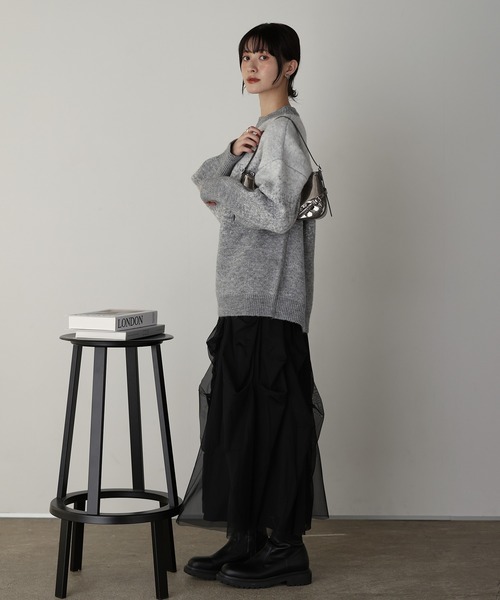 shetila(シェティラ)の「ラメグラデ クルーニット プルオーバー(ニット/セーター・レディース・ライトグレー/チャコール/ベージュ・M)」の6枚目の写真