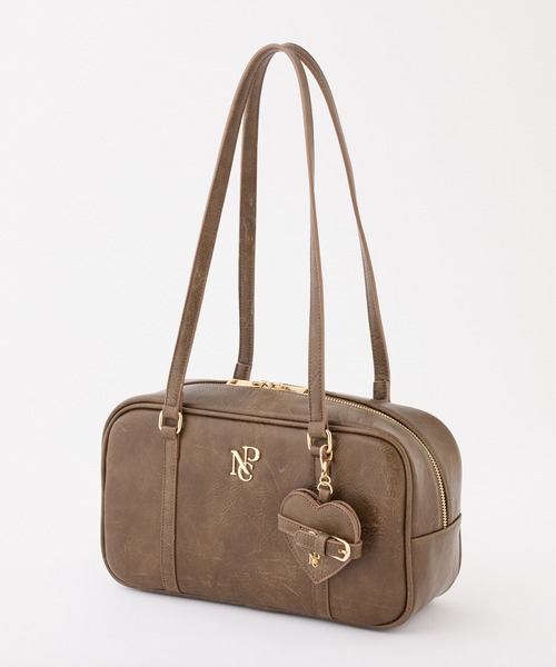 one after another NICE CLAUP（ワンアフターアナザーナイスクラップ）の「ハートミラー付きスクエアボストンバッグ（ボストンバッグ・レディース・ブラウン/ピンクベージュ/アイボリー/チャコールグレー・FREE）」の17枚目の写真
