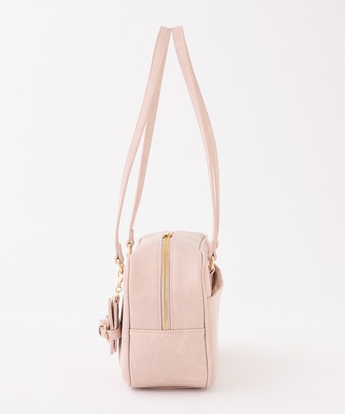 one after another NICE CLAUP（ワンアフターアナザーナイスクラップ）の「ハートミラー付きスクエアボストンバッグ（ボストンバッグ・レディース・ブラウン/ピンクベージュ/アイボリー/チャコールグレー・FREE）」の5枚目の写真