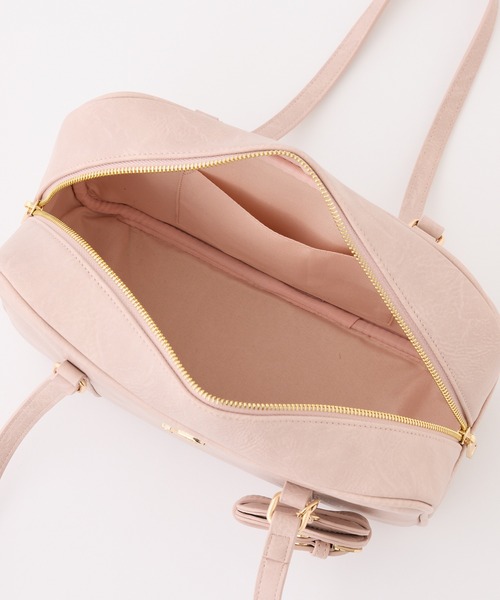 one after another NICE CLAUP（ワンアフターアナザーナイスクラップ）の「ハートミラー付きスクエアボストンバッグ（ボストンバッグ・レディース・ブラウン/ピンクベージュ/アイボリー/チャコールグレー・FREE）」の7枚目の写真