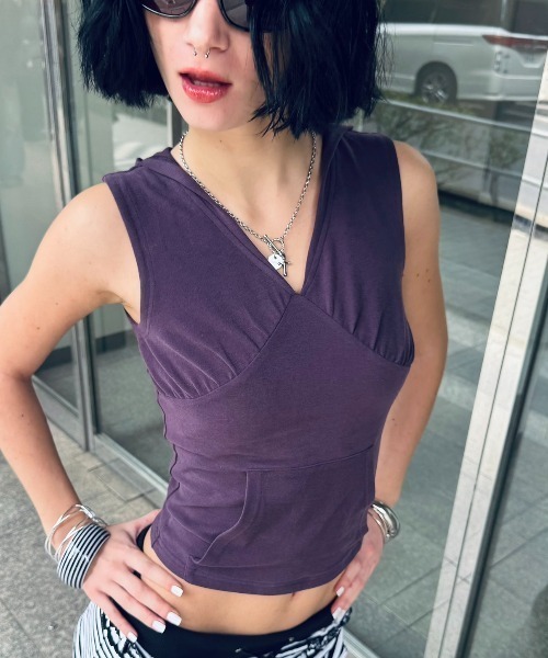 SHAGGIE(シャギー)の「バックロゴフーディタンクトップ(タンクトップ・レディース・ホワイト/パープル/ブラック/グレー・FREE)」の9枚目の写真