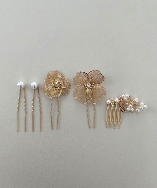CEMONEMO（セモネモ）の「透かしフラワー パール Uピン ヘアコーム ５セット（ヘアピン・レディース・ゴールド/シルバー・FREE）」の3枚目の写真