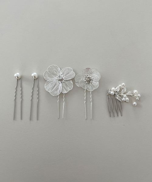 CEMONEMO（セモネモ）の「透かしフラワー パール Uピン ヘアコーム ５セット（ヘアピン・レディース・ゴールド/シルバー・FREE）」の5枚目の写真