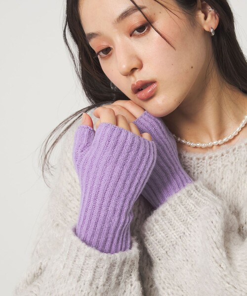 Johnstons of Elgin グレー ケーブル編み手袋 Johnstons of Elgin（ジョンストンズ オブ エルガン） 手袋 「別注