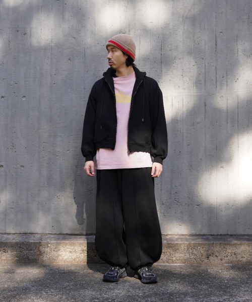 BEAVER（ビーバー）の「B omnivore/ビーオムニボー　TUCK WIDE SWEAT PANT（スウェットパンツ・メンズ・ブラック/グレー・L/M）」の5枚目の写真