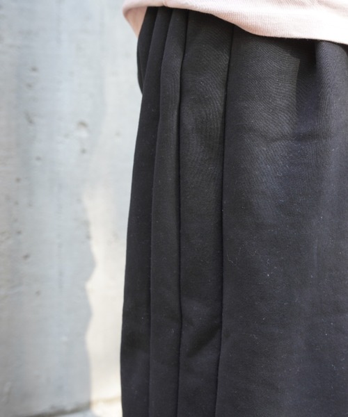 BEAVER（ビーバー）の「B omnivore/ビーオムニボー　TUCK WIDE SWEAT PANT（スウェットパンツ・メンズ・ブラック/グレー・L/M）」の11枚目の写真