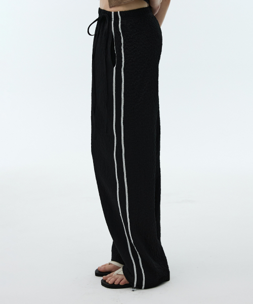 ERIN FLOWER PARACHUTE PANTS - BLACK