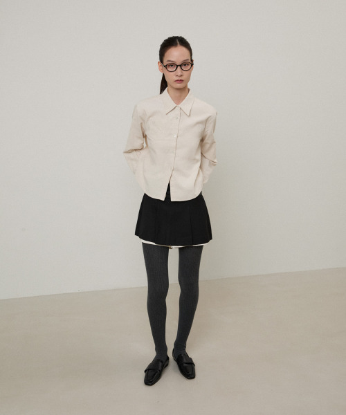 LMOOD（エルムード）の「(W) カントリーウォッシュドコーデュロイクロップシャツクリーム（シャツ/ブラウス・レディース・その他・FREE）」の2枚目の写真