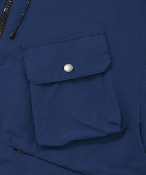 VISION STREET WEAR(ヴィジョンストリートウェア)の「VSW Utility Windbreaker Blue(ナイロンジャケット・レディース・その他・SMALL/MEDIUM/LARGE/X-LARGE)」の6枚目の写真