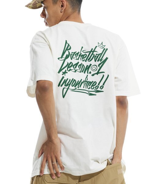 CREAM SODA LAB(クリームソーダラボ)の「バスケットボールレッスン.1 半袖Tシャツ アイボリーグリーン(Tシャツ/カットソー・レディース・その他・LARGE/MEDIUM/X-LARGE/XX-LARGE)」の1枚目の写真