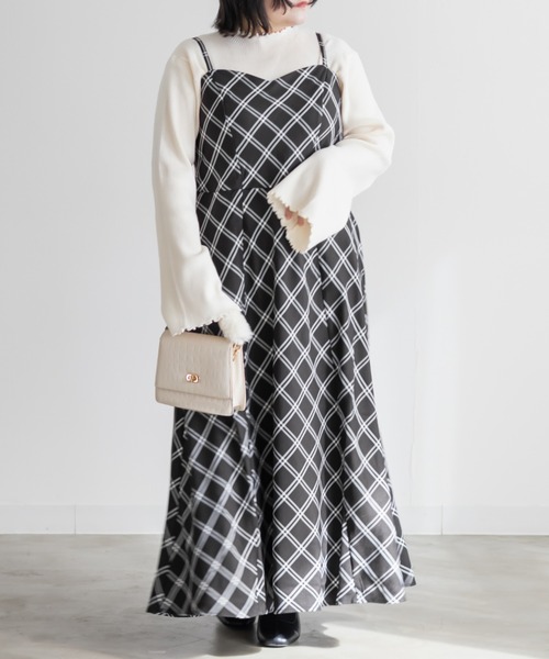 CLETTE(クレット)の「CLETTEオリジナルプチハイネックメローリブニット(ニット/セーター・レディース・ブラウン/ブラック/アイボリー・4L/3L/LL)」の6枚目の写真