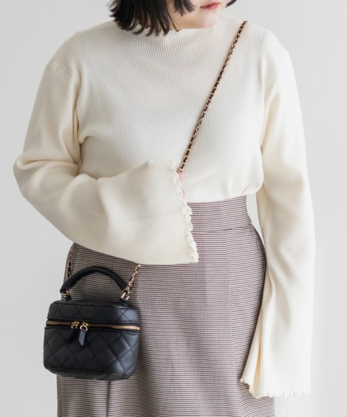 CLETTE(クレット)の「CLETTEオリジナルプチハイネックメローリブニット(ニット/セーター・レディース・ブラウン/ブラック/アイボリー・4L/3L/LL)」の4枚目の写真