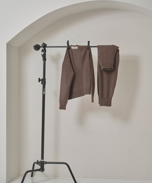 TODAYFUL（トゥデイフル）の「Uneck Cashmere Knit（ニット/セーター・レディース・モカ/チャコールグレー・FREE）」の11枚目の写真