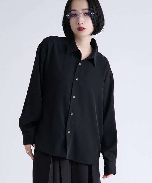 Ellno Loset（エルノロゼット）の「【選べる着丈】ノーブルトロミレギュラーシャツ/UVカット＆イージーケア（シャツ/ブラウス・メンズ・ダークブラウン/ブラック/オフホワイト/ホワイト系/ブルー/ブラック系/ブルー系・LARGE/MEDIUM/SMALL）」の3枚目の写真