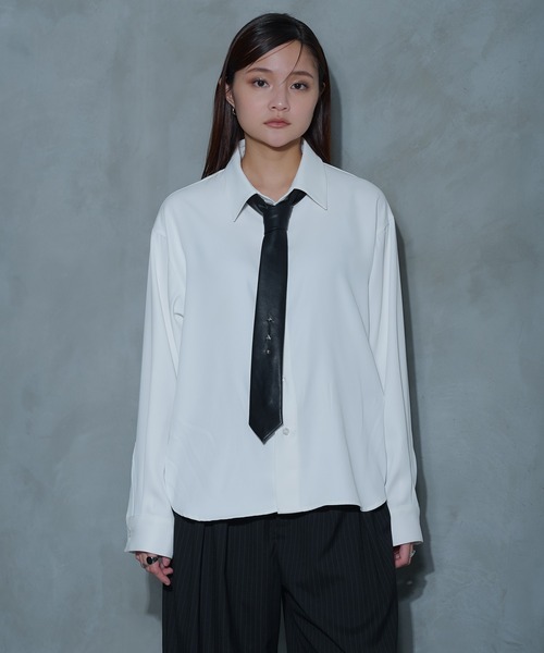 Ellno Loset（エルノロゼット）の「【選べる着丈】ノーブルトロミレギュラーシャツ/UVカット＆イージーケア（シャツ/ブラウス・メンズ・ダークブラウン/ブラック/オフホワイト/ホワイト系/ブルー/ブラック系/ブルー系・LARGE/MEDIUM/SMALL）」の17枚目の写真