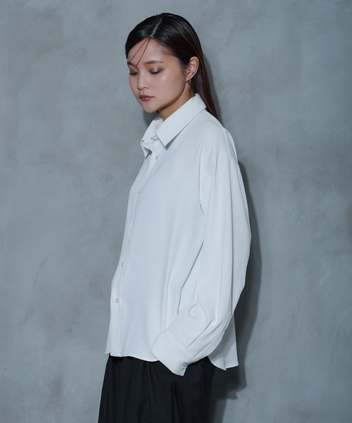 Ellno Loset（エルノロゼット）の「【選べる着丈】ノーブルトロミレギュラーシャツ/UVカット＆イージーケア（シャツ/ブラウス・メンズ・ダークブラウン/ブラック/オフホワイト/ホワイト系/ブルー/ブラック系/ブルー系・LARGE/MEDIUM/SMALL）」の14枚目の写真