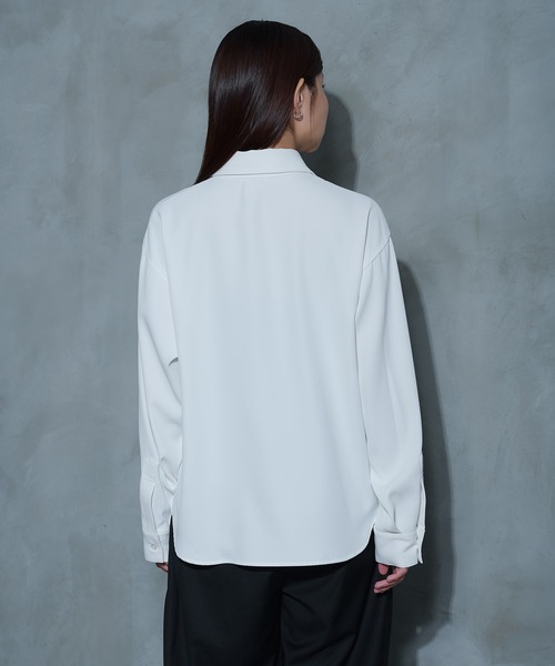 Ellno Loset（エルノロゼット）の「【選べる着丈】ノーブルトロミレギュラーシャツ/UVカット＆イージーケア（シャツ/ブラウス・メンズ・ダークブラウン/ブラック/オフホワイト/ホワイト系/ブルー/ブラック系/ブルー系・LARGE/MEDIUM/SMALL）」の16枚目の写真