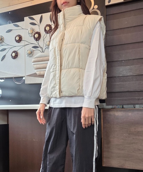 tolene(トレネ)の「中綿キルトノースリーブフルジップ スタンドカラー ジャケット ベスト(その他アウター・レディース・ブラック/オフホワイト・FREE)」の9枚目の写真