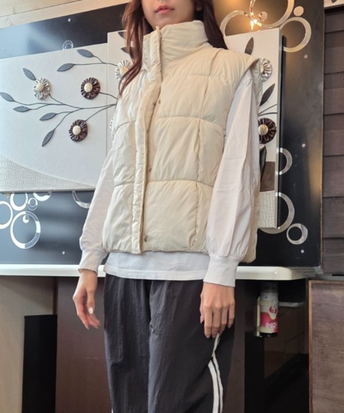 tolene(トレネ)の「中綿キルトノースリーブフルジップ スタンドカラー ジャケット ベスト(その他アウター・レディース・ブラック/オフホワイト・FREE)」の10枚目の写真