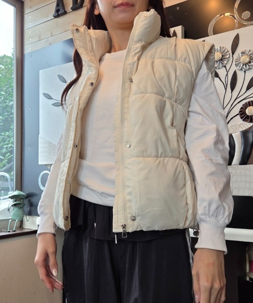 tolene(トレネ)の「中綿キルトノースリーブフルジップ スタンドカラー ジャケット ベスト(その他アウター・レディース・ブラック/オフホワイト・FREE)」の12枚目の写真