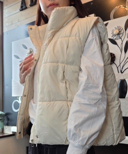 tolene(トレネ)の「中綿キルトノースリーブフルジップ スタンドカラー ジャケット ベスト(その他アウター・レディース・ブラック/オフホワイト・FREE)」の3枚目の写真
