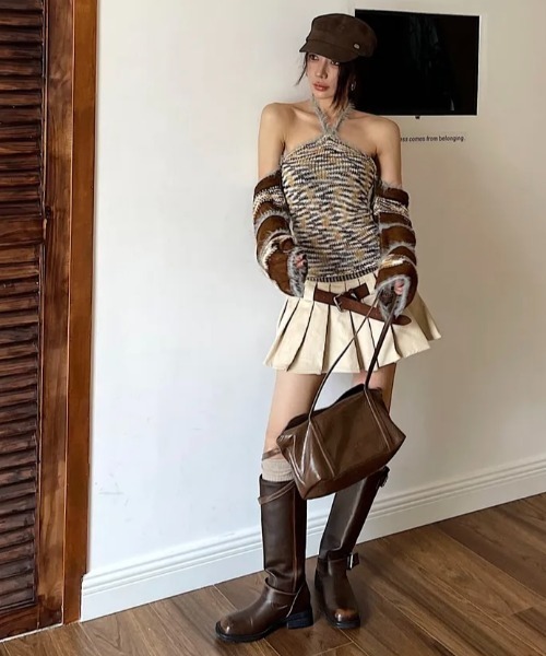 GEMEDA(ジェメダ)の「ベルト付きコーデュロイプリーツミニスカート(スカート・レディース・ブラック/アイボリー/モカ・M)」の11枚目の写真