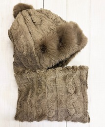 SHIZUTA（シズタ）の「SZT:フェイクファー　ふわもこ　一体型ニット帽＆ネックウォーマー　バラクラバ（全6色）（ニットキャップ/ビーニー）」
