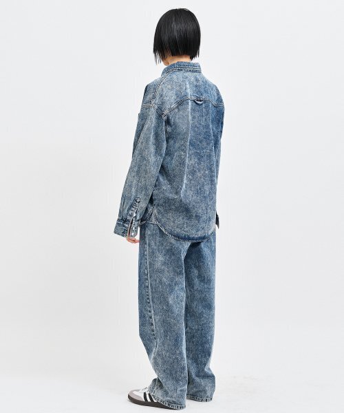 C WEAR BY THE GENIUS（シーウェアバイザジーニアス）の「オーバーサイズジンローデニムシャツ（シャツ/ブラウス・レディース・その他・size1）」の4枚目の写真