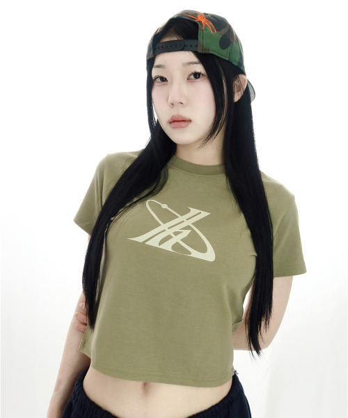 JUSTHANG(ジャストハング)の「ビッグニュートロアイボリーロゴカーキクロップTシャツ(Tシャツ/カットソー・レディース・その他・FREE)」の1枚目の写真
