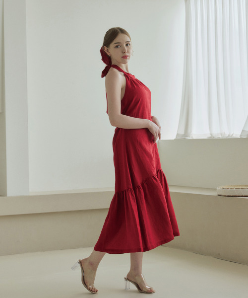 BELLEMA(ベルマ)の「RED Linen Back-Open Ribbon Halterneck Dress(ワンピース・レディース・レッド・FREE)」の2枚目の写真