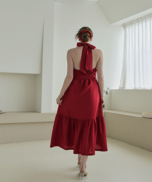 BELLEMA(ベルマ)の「RED Linen Back-Open Ribbon Halterneck Dress(ワンピース・レディース・レッド・FREE)」の3枚目の写真