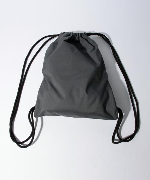 NIKE（ナイキ）の「NIKE / ヘリテージ ジムサック（バックパック/リュック・レディース・グレー・ONE SIZE）」の3枚目の写真